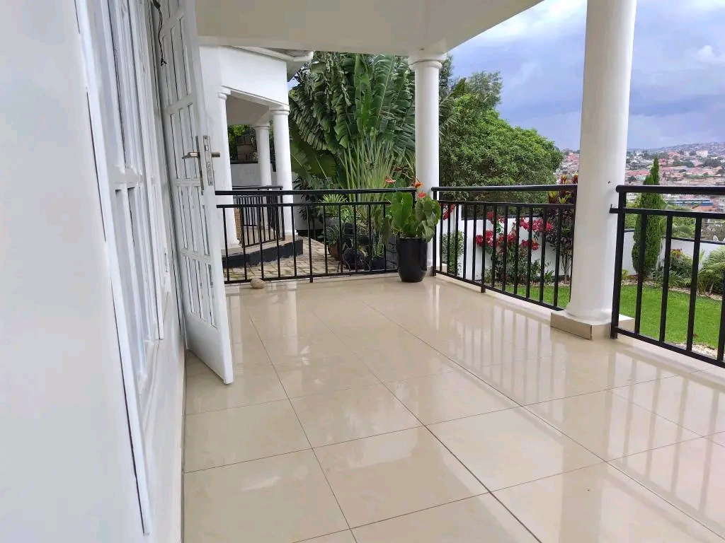 1425AFC0-F946-4166-8064-B51F2A90AD30