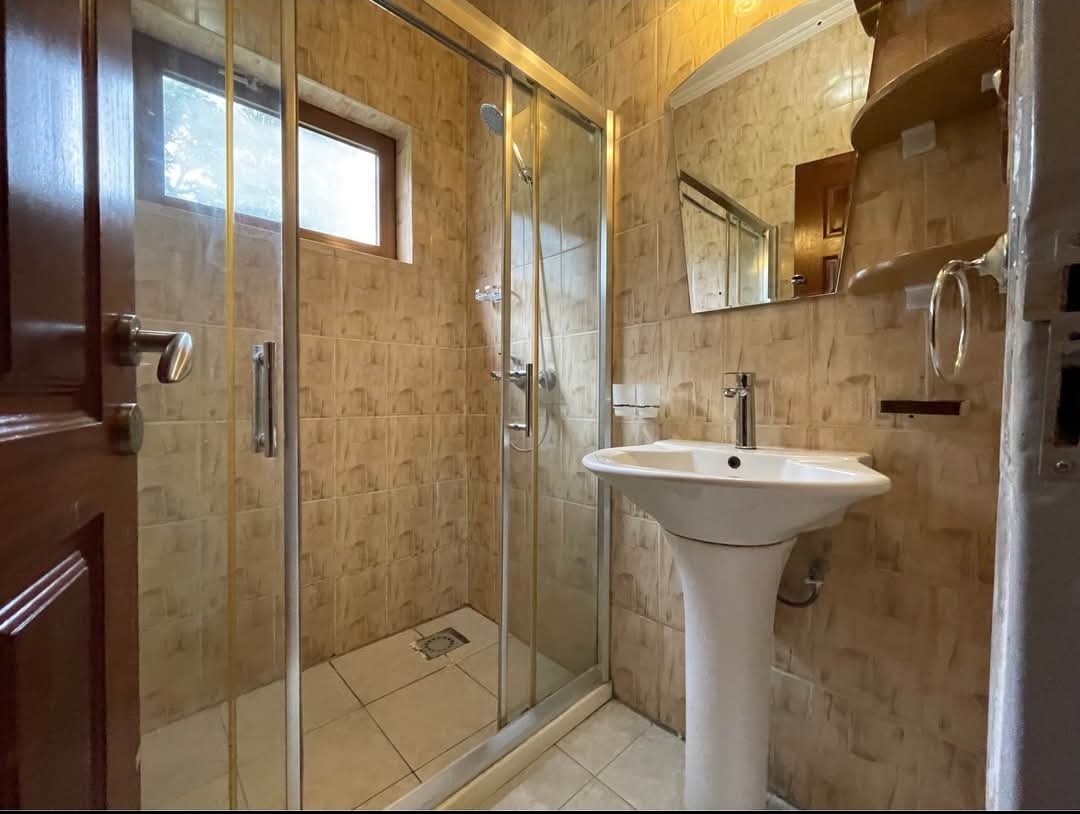 2B6761CA-73A1-45B5-92E3-E7E8EE60FD0F