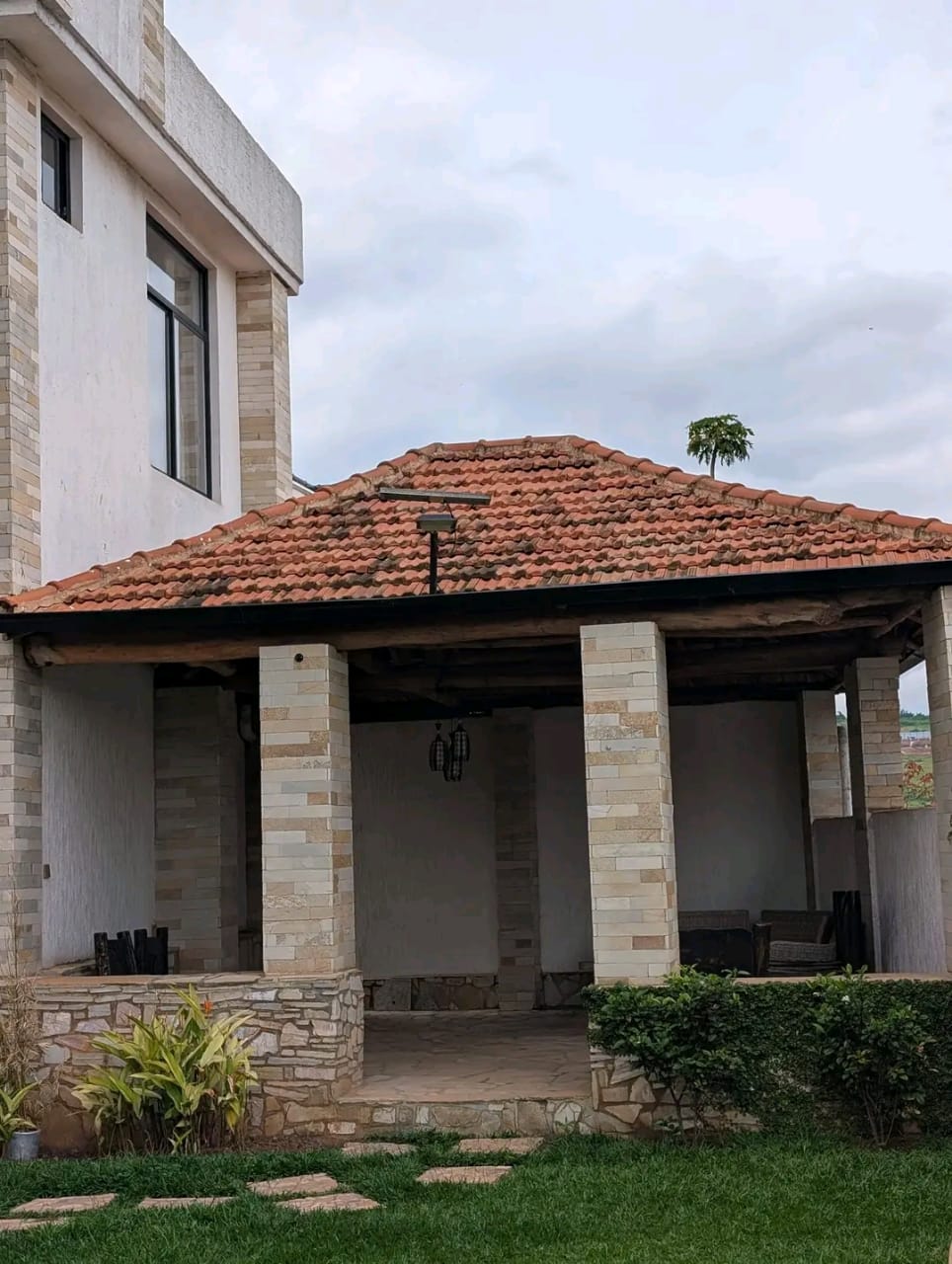 4E3F57A9-E2C1-4A96-86D8-AE6C7D5BEAC1