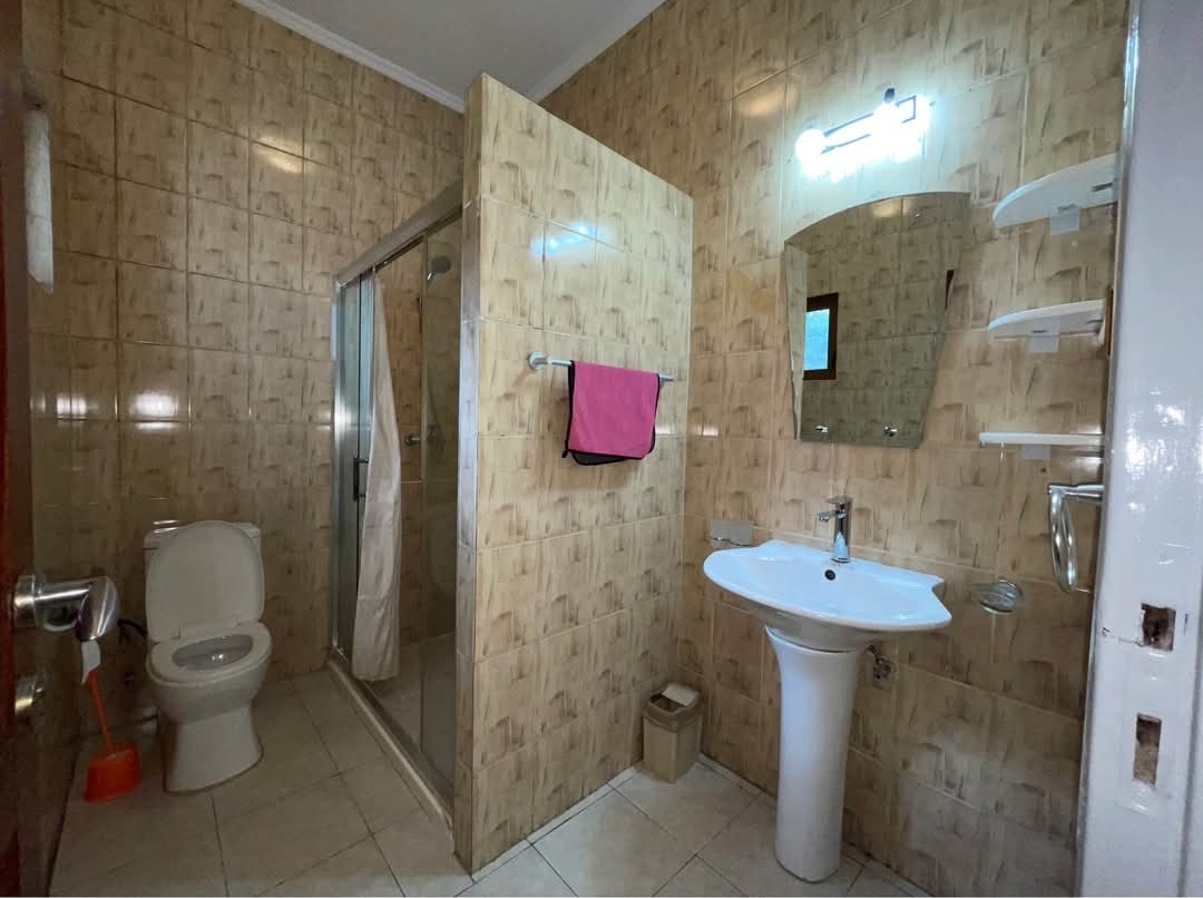 69BCE0E3-9B31-4A46-9B7E-12CE1D45804E