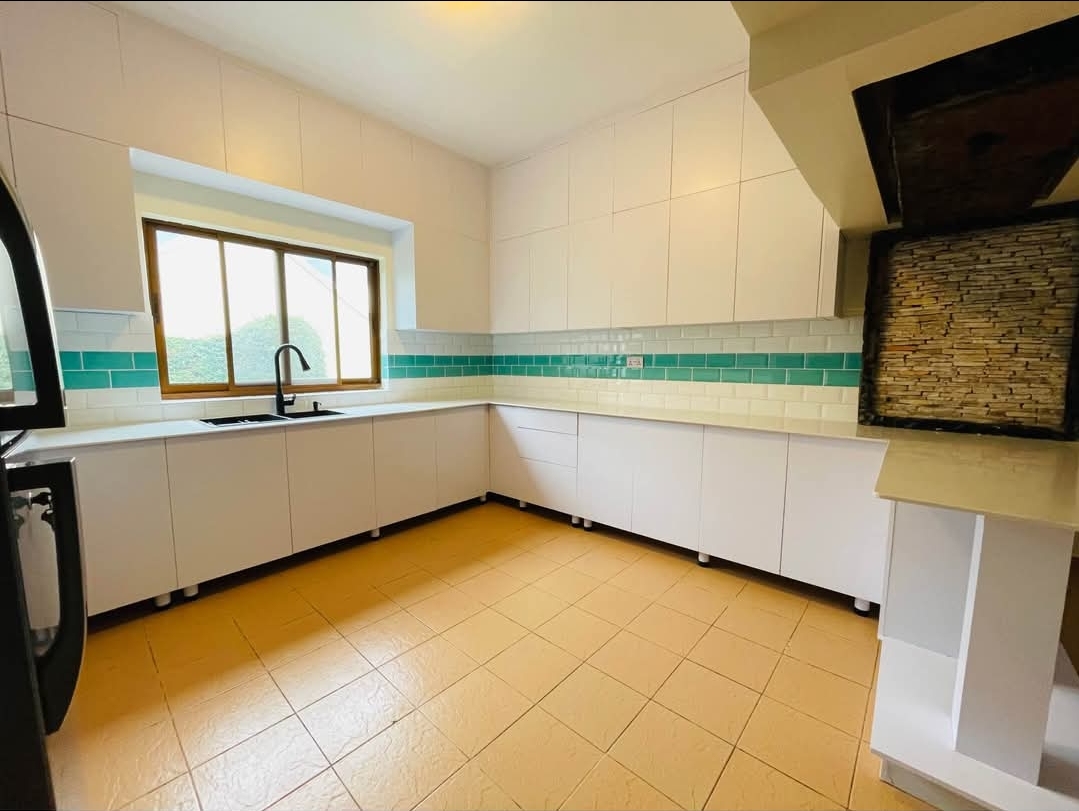 7E02D3FB-3129-4674-97FF-ED3B8A0C5570