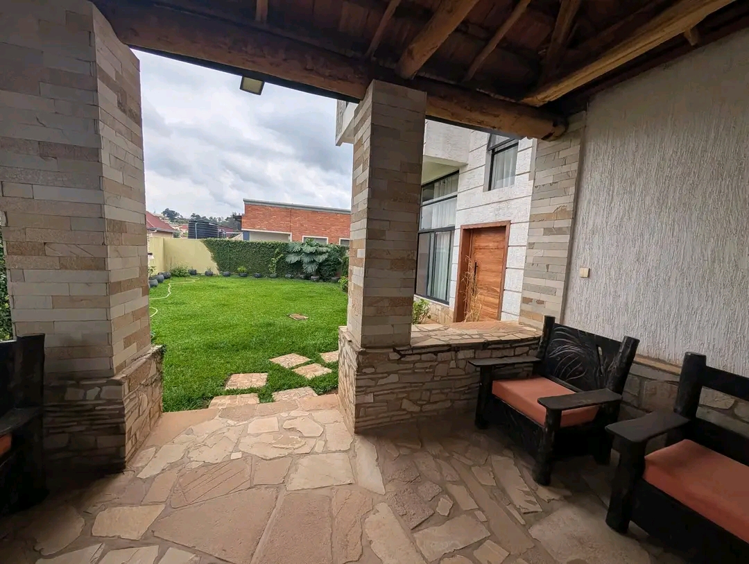 EDF46DE7-0B52-4AED-9197-0356C776902F