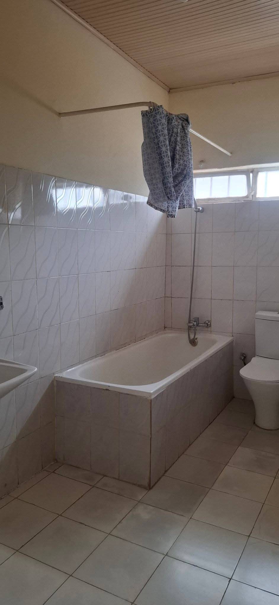 F83AA757-A048-4388-BA18-05C7D5F7D0BD